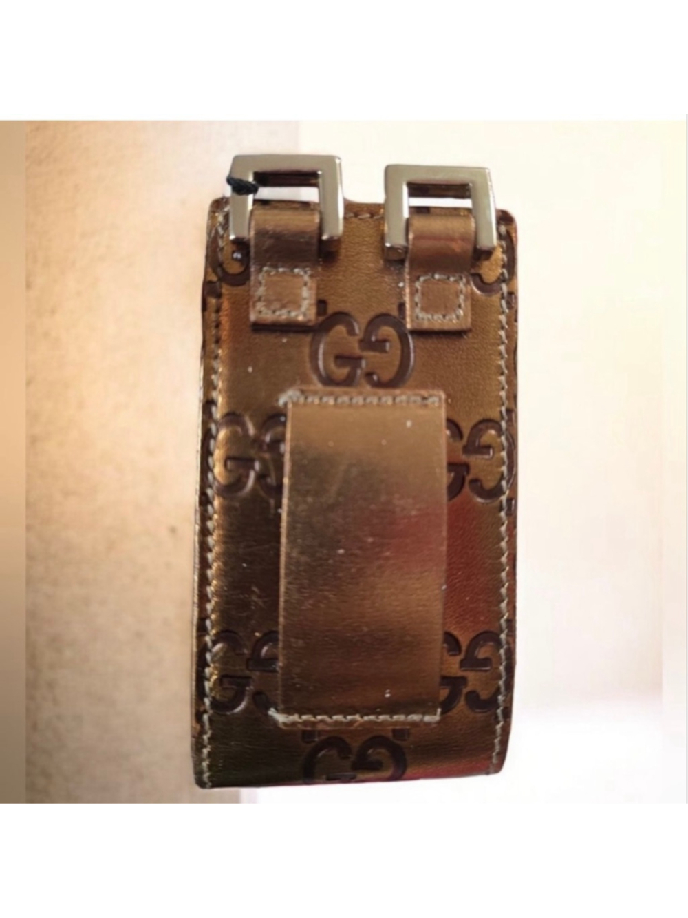 Gucci Guccissima Gold
Leather Ipod Lanyard Or Belt
Holder Good Condition - Picture 2 of 9